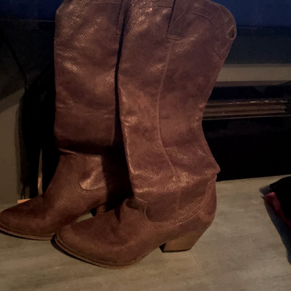 Mia western cowboy boots.